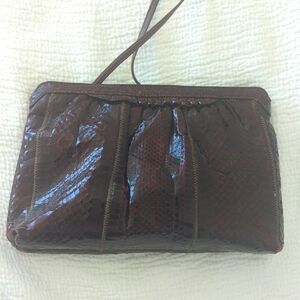 Vintage Palizzio Dark Brown Snakeskin Purse In Excellent Condition.